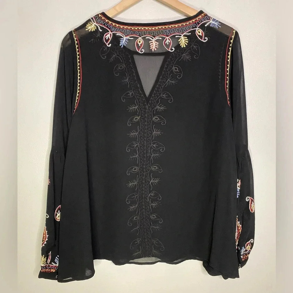 Love Sam Embroidered Peasant Top Black Sheer M boho feminine 70s‎ Anthropology - Picture 9 of 12
